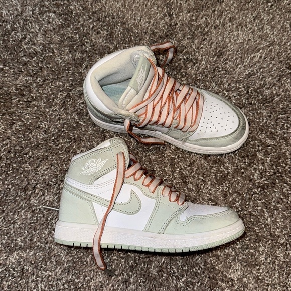 Jordan
Air Jordan 1 High OG "Seafoam" sneakers - Picture 2 of 6